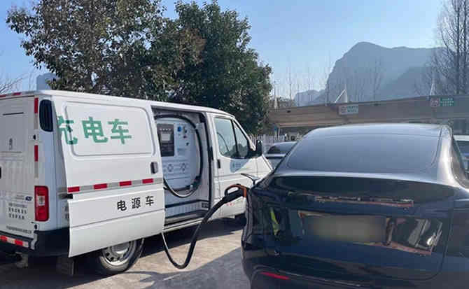双滦区汽车搭电